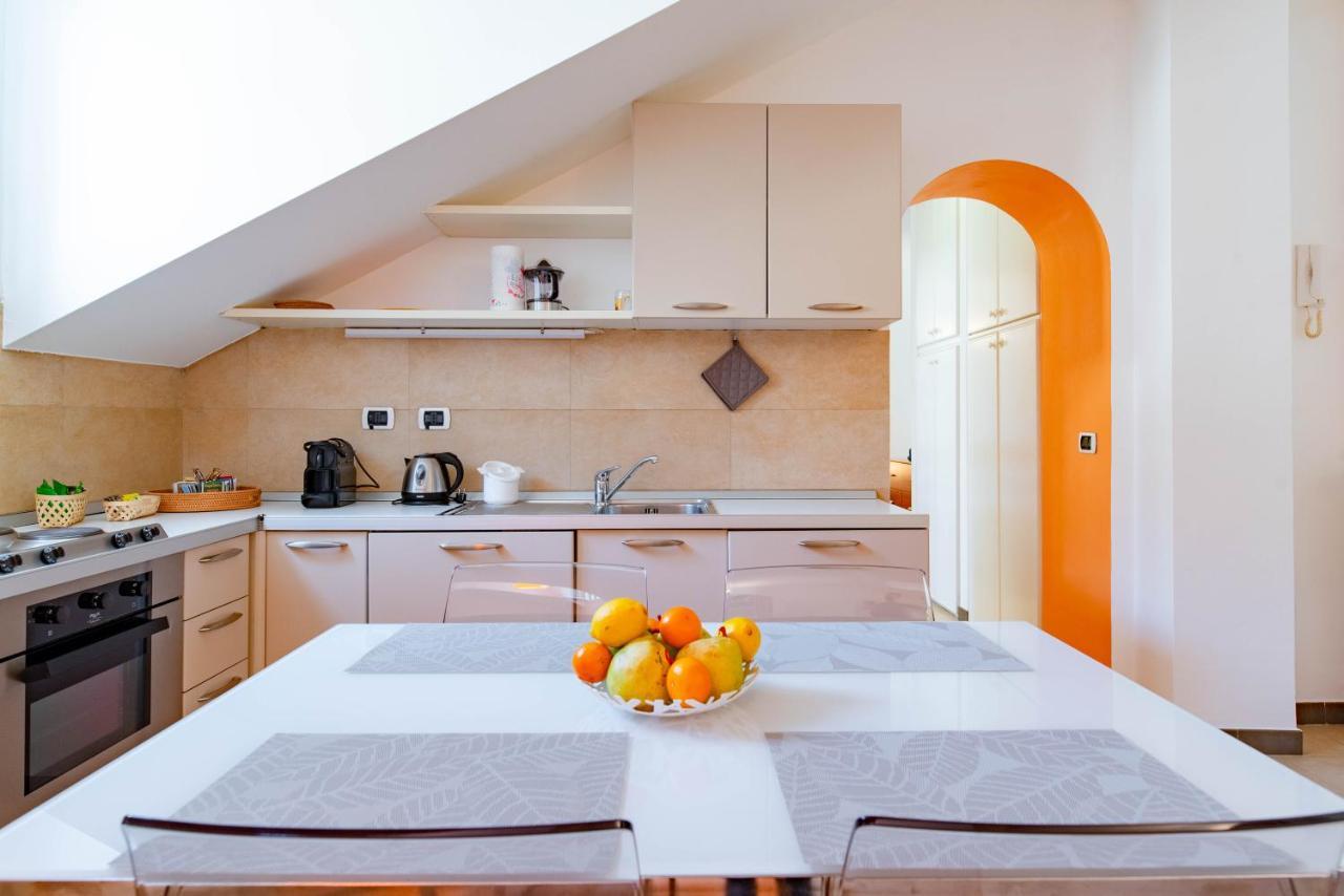 Apartamento Ca Maria Vittoria By Happyhostorino Exterior foto